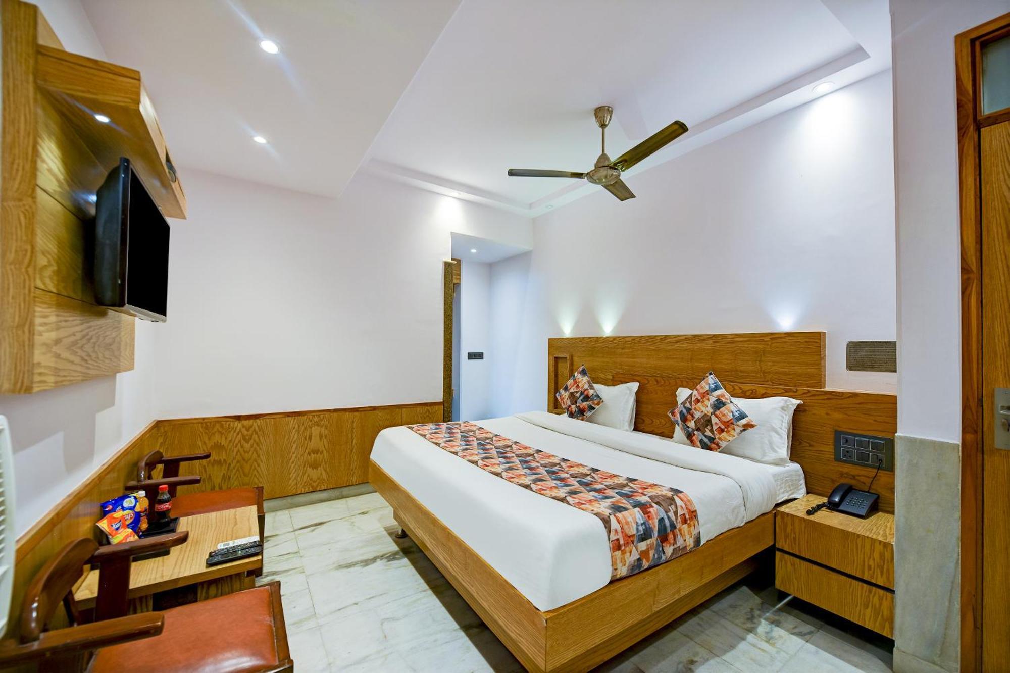 Hotel The Cottage Yes Please - Traveller Choice Award Winner 2025 New Delhi Buitenkant foto
