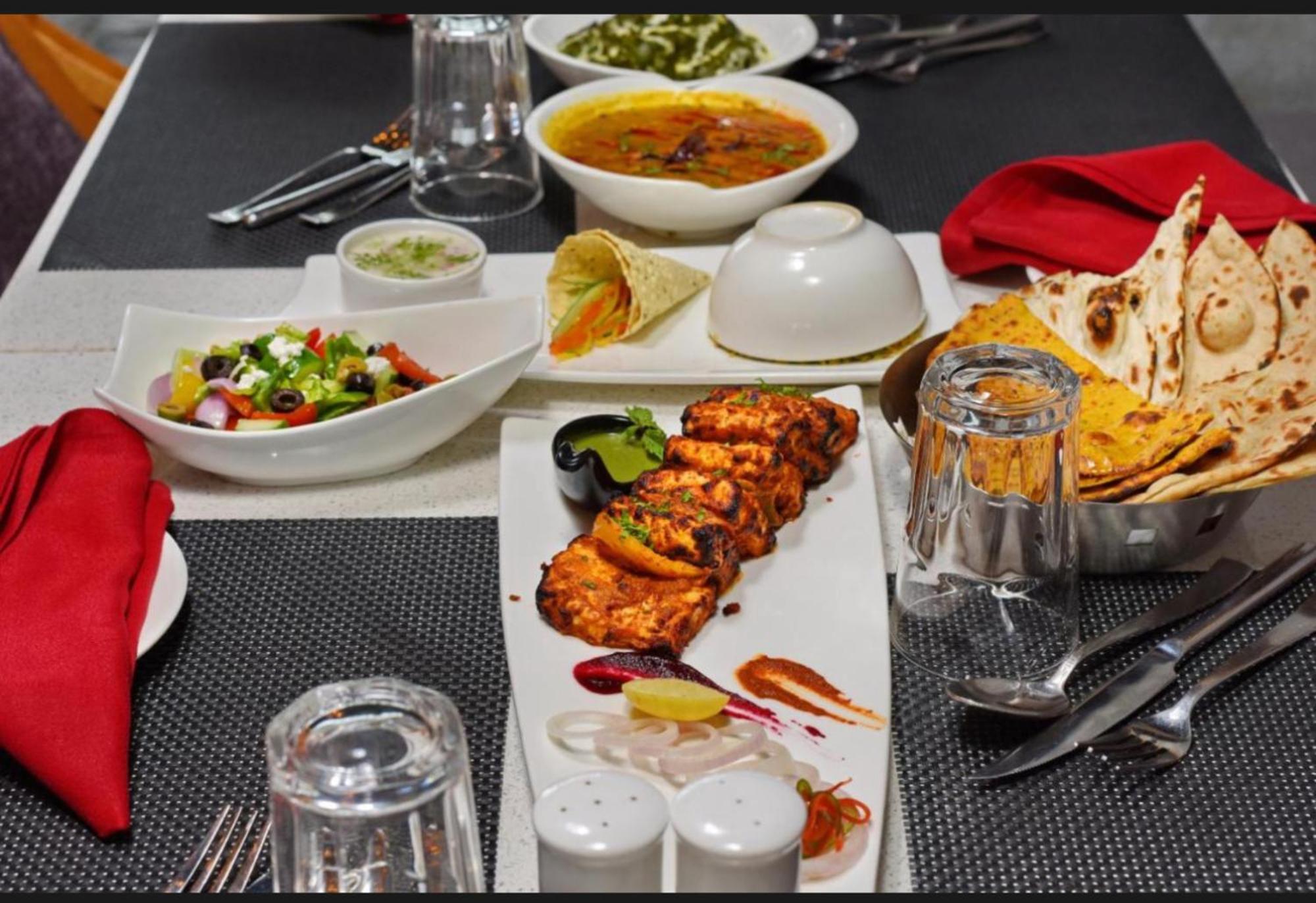 Hotel The Cottage Yes Please - Traveller Choice Award Winner 2025 New Delhi Buitenkant foto