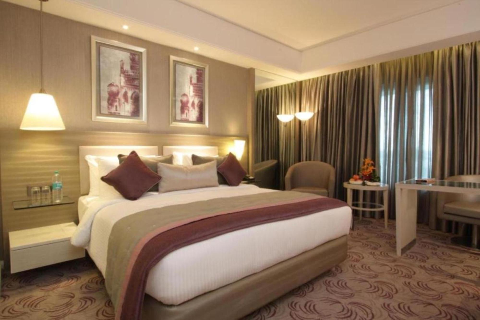 Hotel The Cottage Yes Please - Traveller Choice Award Winner 2025 New Delhi Buitenkant foto